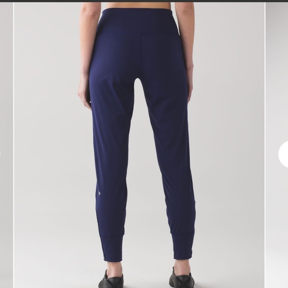 Lululemon Fresh Tracks Pant Hero Blue size 2 in EUC. - Picture 7 of 17